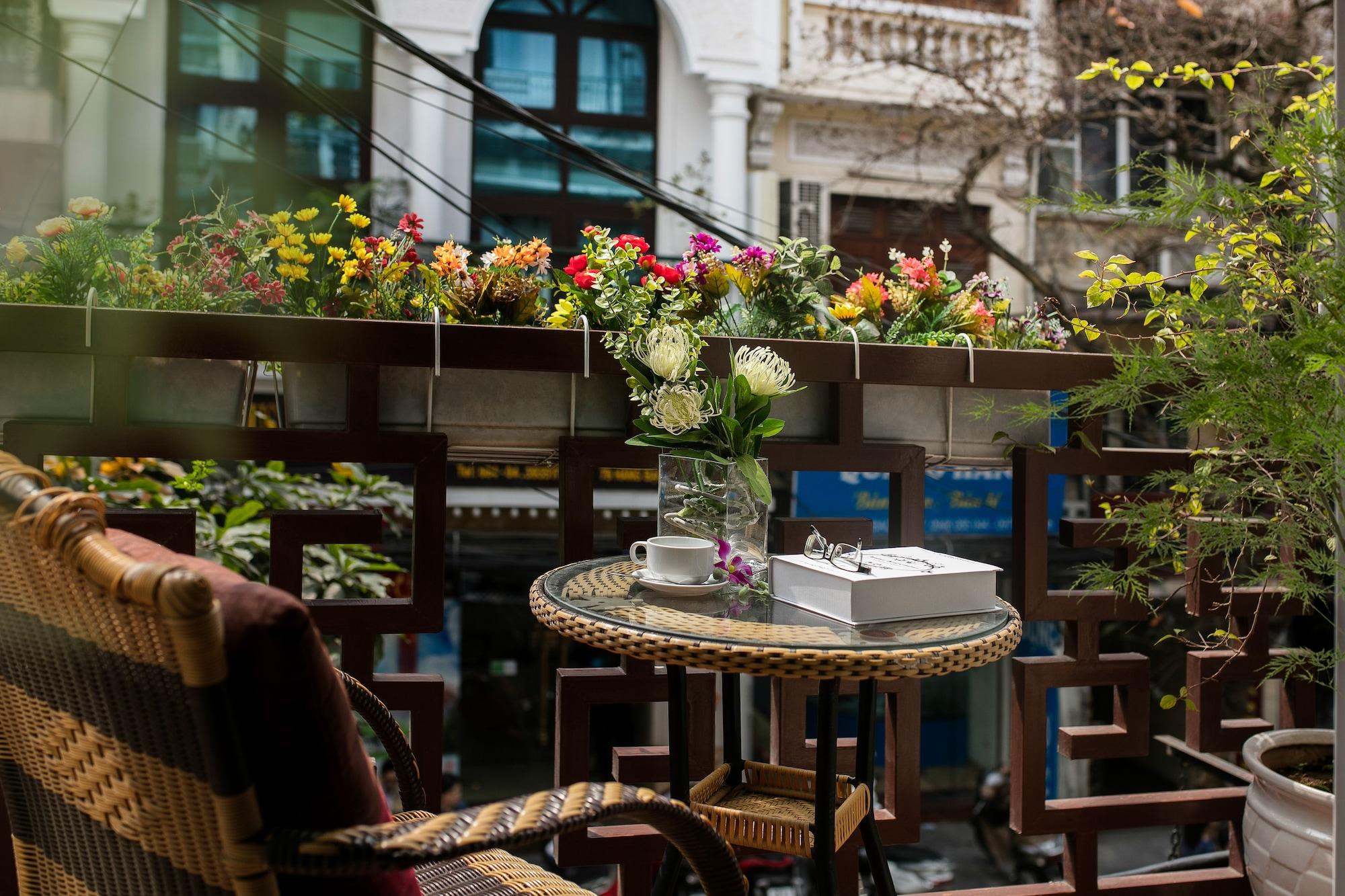 Hanoi Paradise Hotel & Travel Exterior photo